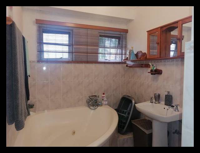 3 BEDROOM HOUSE FOR SALE IN BIRDSWOOD